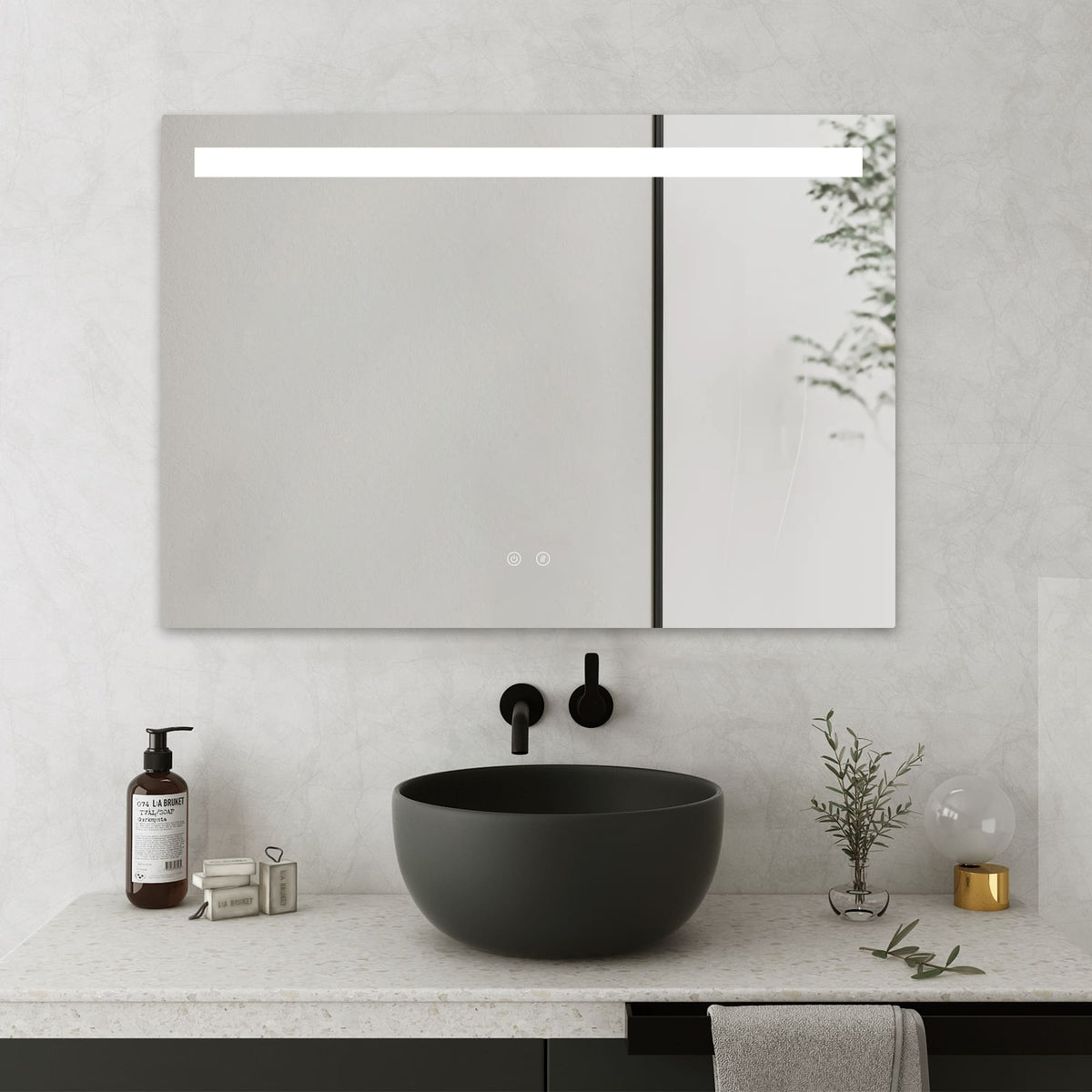 Espejo de baño LED LINE con marco metálico y antivaho